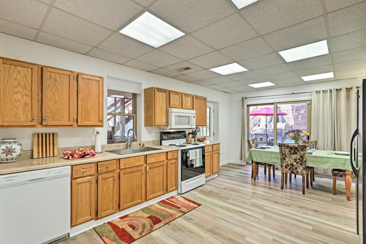 Asheville Mountain Getaway With Patio And Koi Pond! Εξωτερικό φωτογραφία